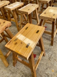 木质学生凳