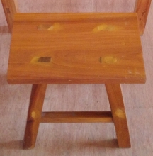 木质凳子